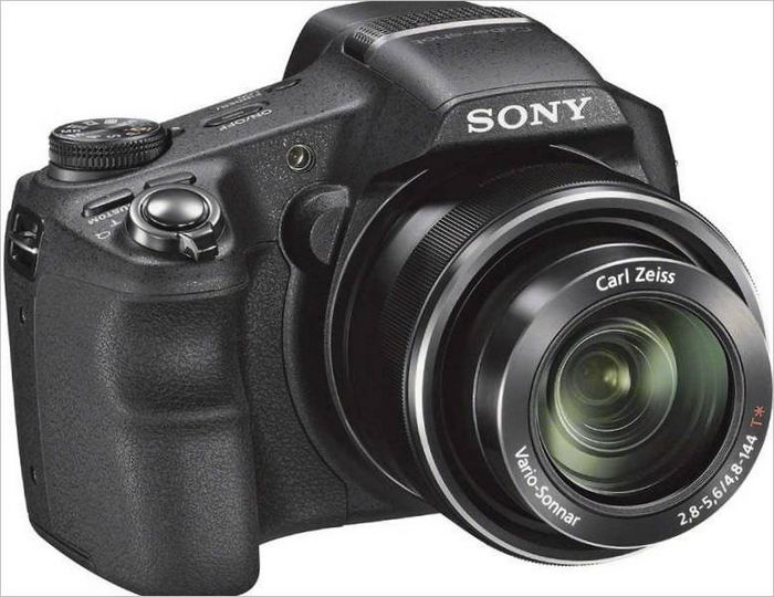 Sony Cyber-shot DSC-HX200V compact camera